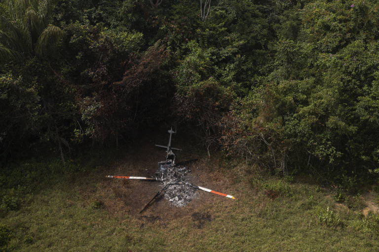 Veja imagens de operação contra o garimpo ilegal - 12/02/2023 - Cotidiano - Fotografia - Folha de S.Paulo