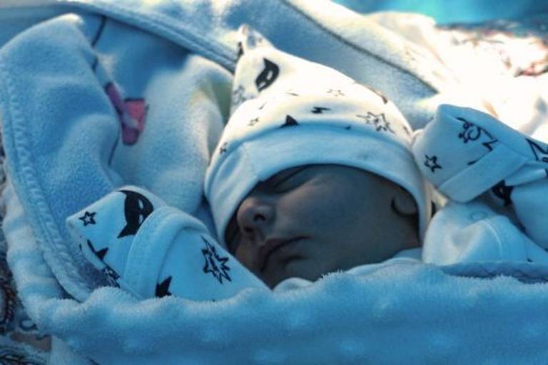 Terremoto na Turquia: 'Como sobrevivi soterrada com meu bebê de 10 dias'
