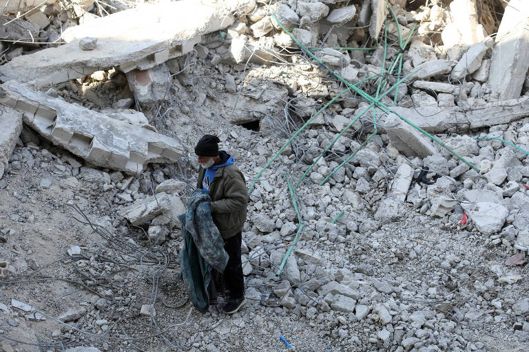 Síria concorda em abrir passagens a regiões rebeldes para entrega de ajuda; mortes chegam a 37 mil