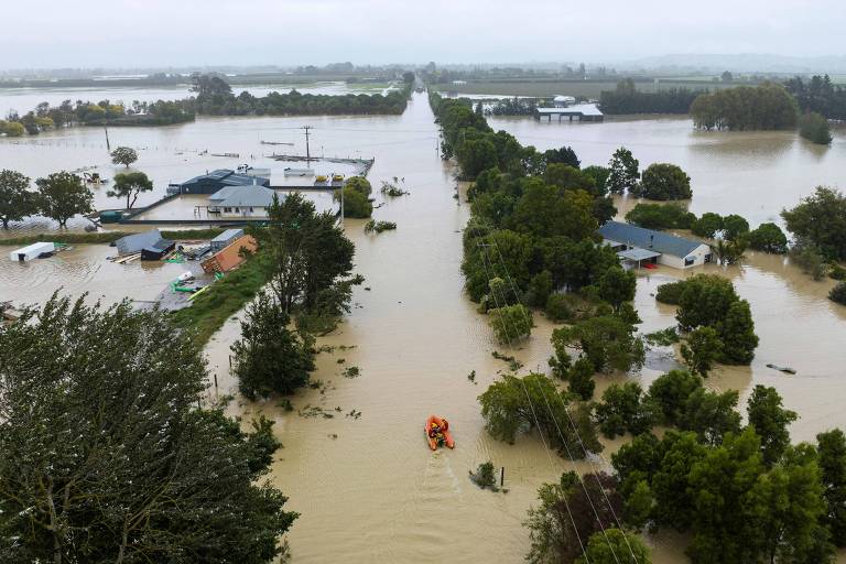 Ciclone deixa ao menos 3 mortos na Nova Zelândia, e governo decreta estado de emergência