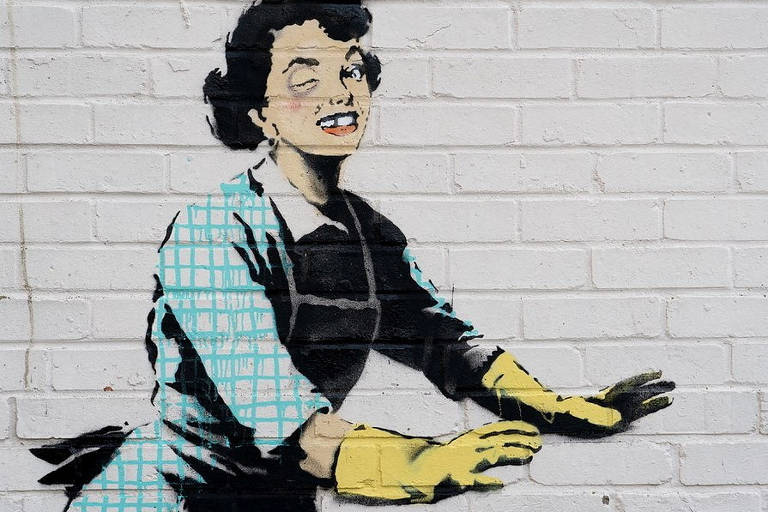 Banksy faz grafite sobre violência doméstica no Dia dos Namorados