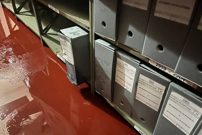 Danos na sede do Arquivo Nacional após temporal