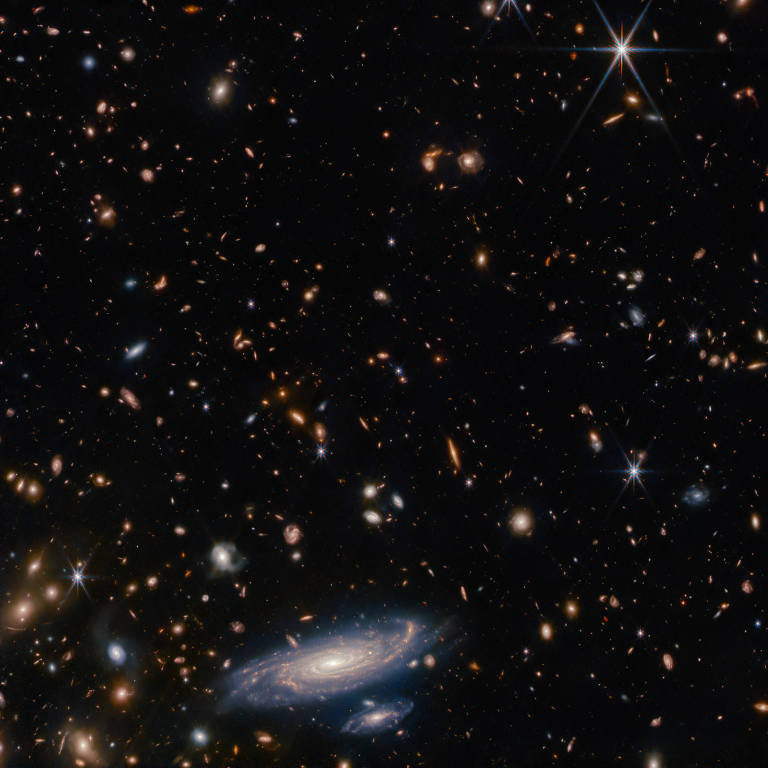 Imagem capturada pelo telescópio espacial James Webb mostra a galáxia em espiral Leda 2046648, semelhante à Via Láctea