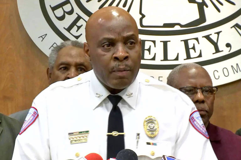 Câmeras corporais esclarecem casos para os dois lados, diz chefe da polícia de Ferguson