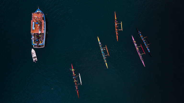 Grupo baseado em São Sebastião tem seis canoas havaianas compradas em grupo 