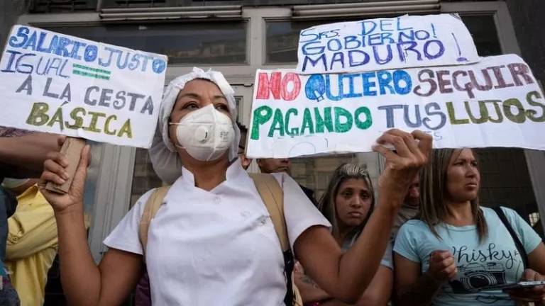 Os protestos devido aos salários baixos continuam na Venezuela