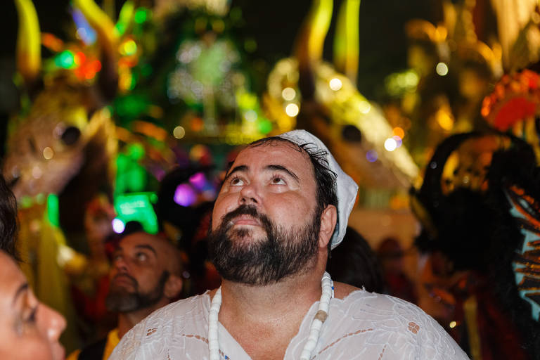 Humoristas são homenageados no desfile da Estrela do Terceiro Milênio no Carnaval 2023