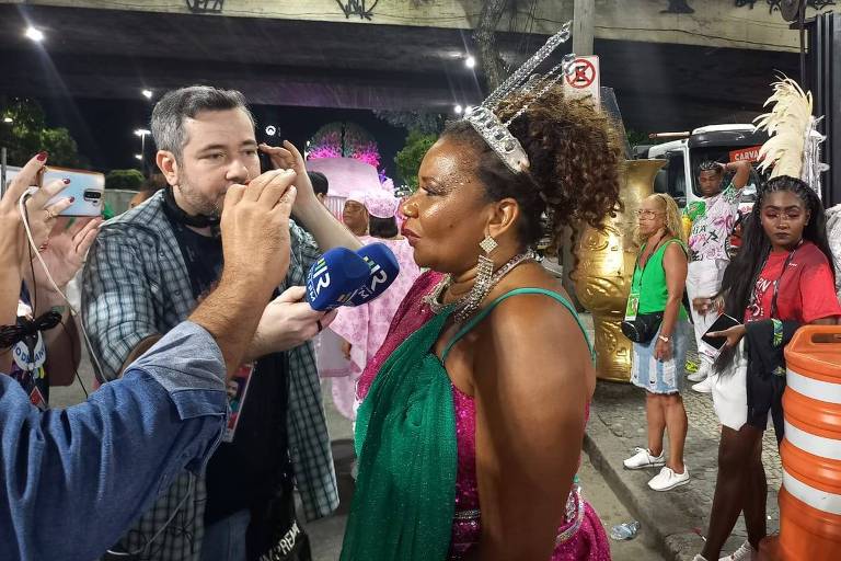 Margareth Menezes participa da concentração da Mangueira 