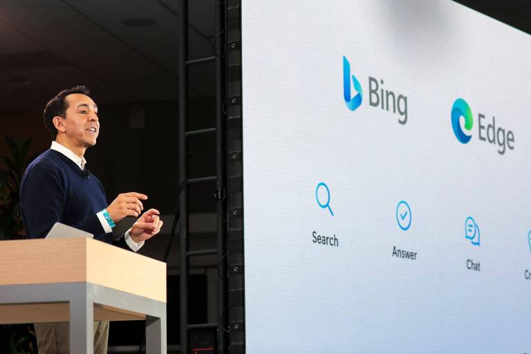 Bing paquera colunista do New York Times e diz querer viver