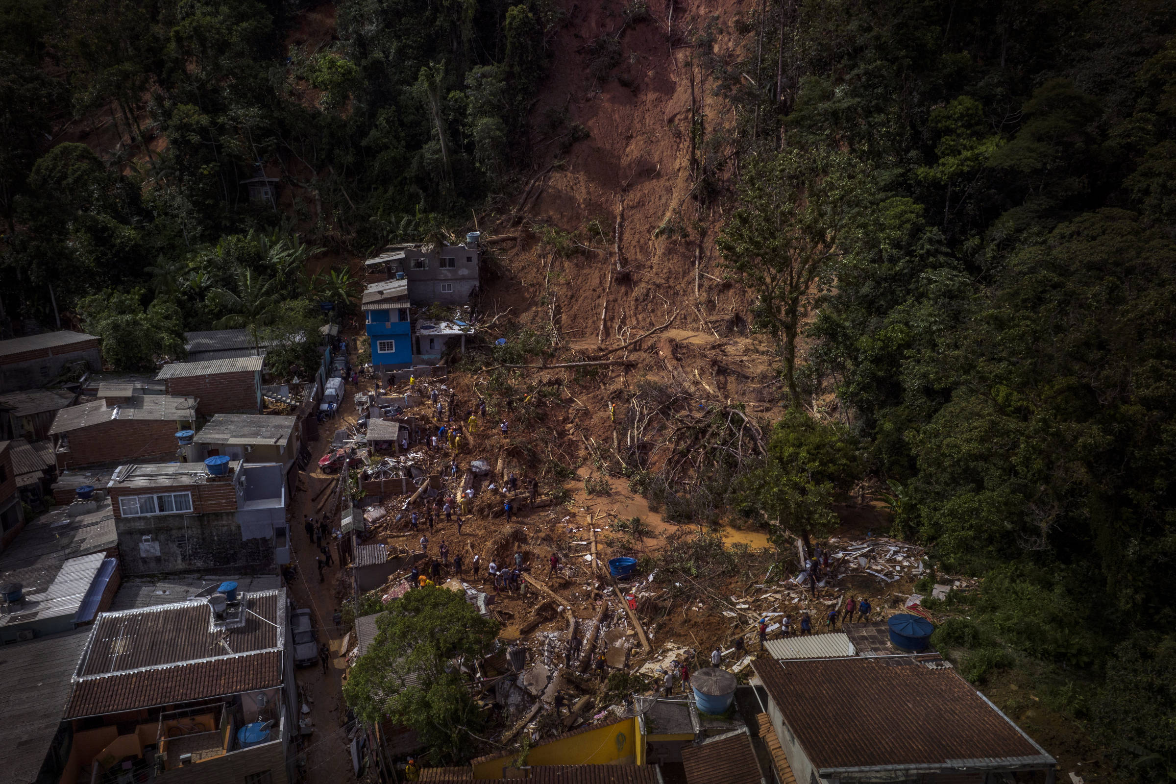 Chuvas Provocaram Série De Deslizamentos De Terra Em São Sebastião No Litoral De Sp 2202 