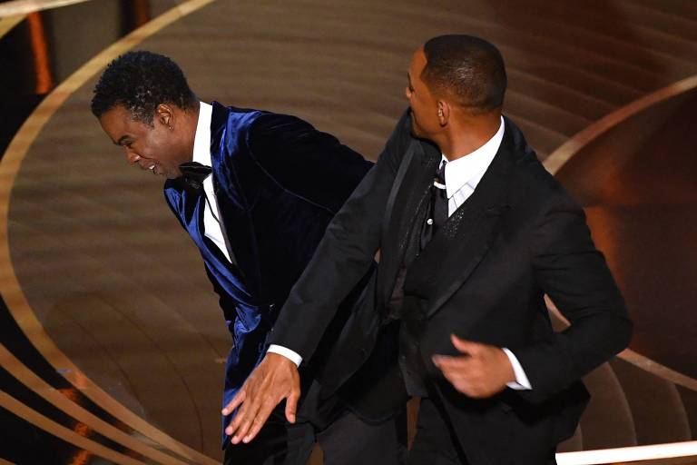 Will Smith estapeando Chris Rock durante a 94ª cerimônia do Oscar, nos Estados Unidos, em 2022
