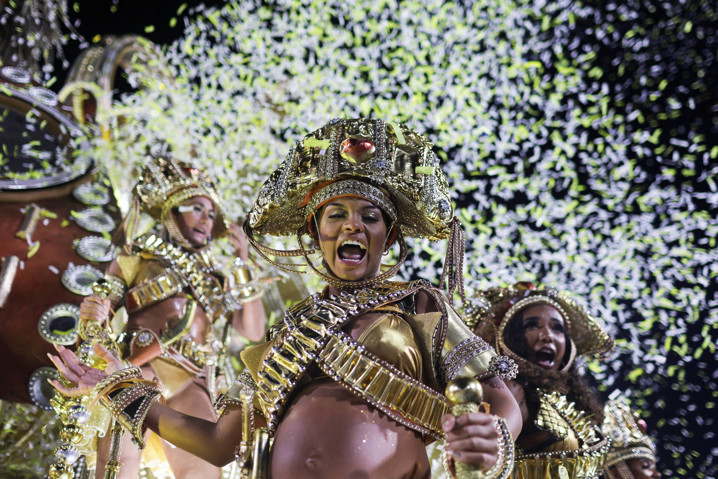 Coroa de Couro Fantasia Carnaval