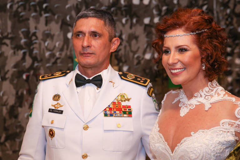 A deputada federal Carla Zambelli se casa com o coronel Antônio Aginaldo de Oliveira