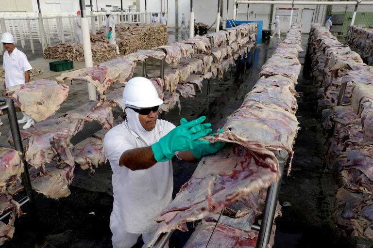 Exportadora de carne vê crise de vaca louca no Brasil superada em breve