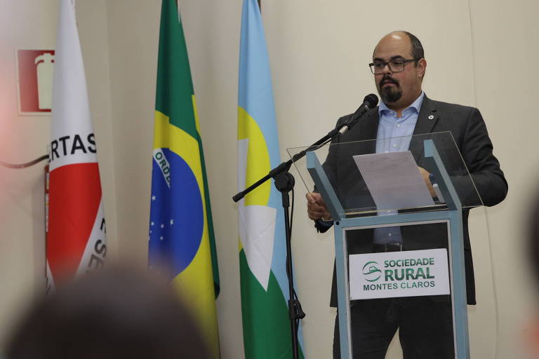 A foto mostra o vice-governador de Minas, Professor Mateus.