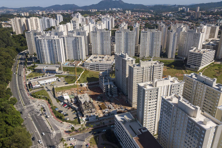 Imagem aérea de apartamentos em Pirituba, na zona norte de São Paulo