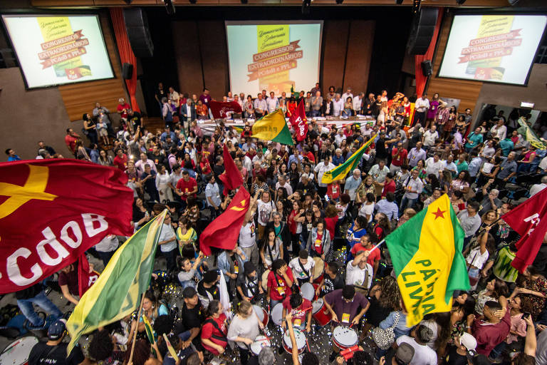 Reforma política de 2017 reduz inchaço de partidos no Brasil