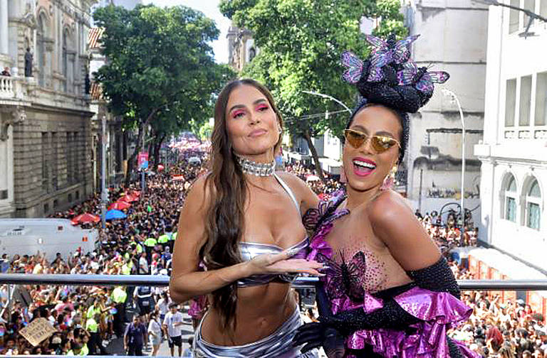 Bloco da Anitta anima multidão no Rio
