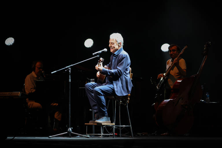Chico Buarque durante show da turnê "Que Tal um Samba?" no Rio de Janeiro