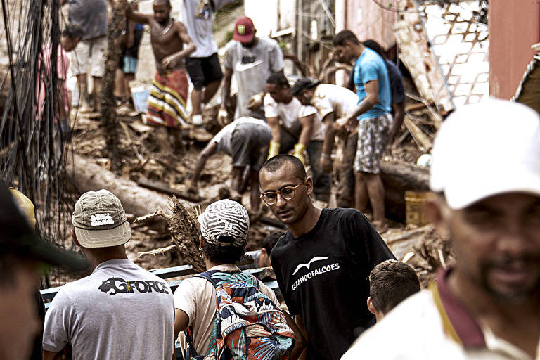 Gerando Falcões cria campanha para apoiar afetados pelas chuvas em São Sebastião e leva ajuda imediata