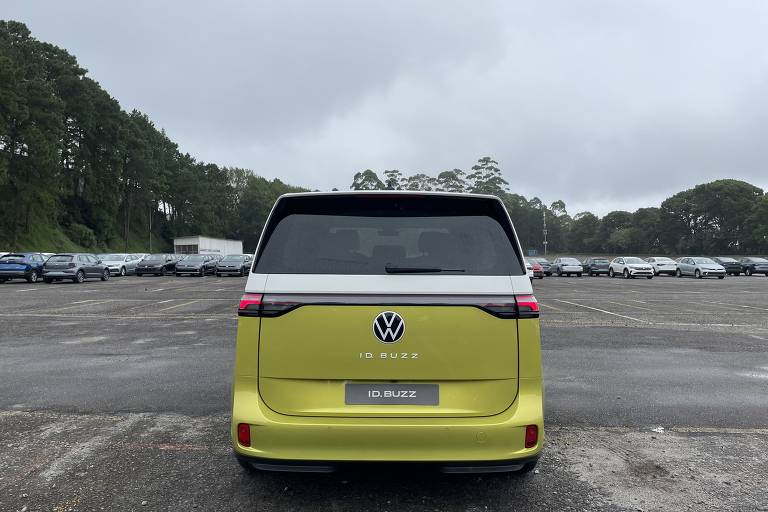 Capacidade da Kombi elétrica chega a 600 quilos na versão Cargo.