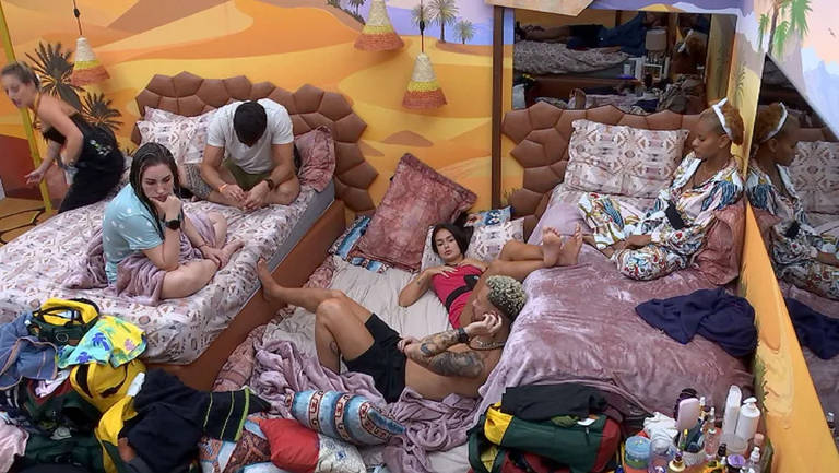 Amanda diz que vai entregar jogo de Key Alves e Cezar para sister