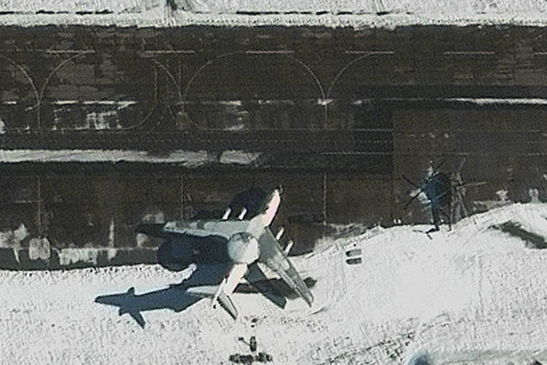 Imagem de satélite mostra o Beriev A-50 sem danos aparentes na base de Matchulischi, na Belarus