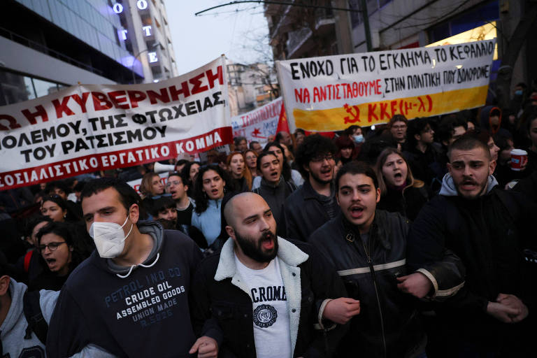 Acidente de trem na Grécia motiva protestos e greve de ferroviários; mortes vão a 57