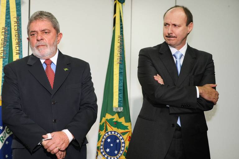 O presidente Lula (PT) e o então diretor da Polícia Federal Luiz Fernando Corrêa durante evento da PF em 2010