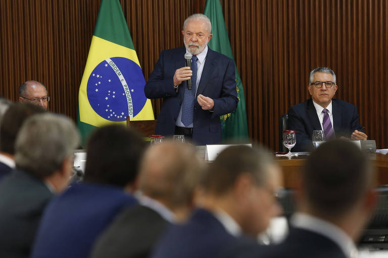 Congresso aprova emendas e fundão eleitoral turbinados e esvazia poder de ministro de Lula