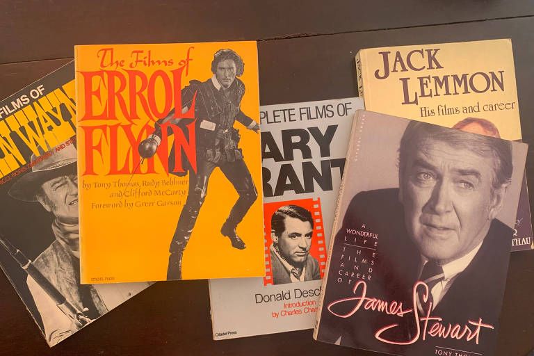 Livros sobre os astros John Wayne, Errol Flynn, Cary Grant, Jack Lemmon e James Stewart 