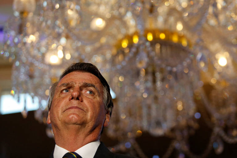 O ex-presidente Jair Bolsonaro (PL) disse neste sábado (4) não ter pedido nem recebido qualquer tipo de presente em joias do governo da Arábia Saudita.
