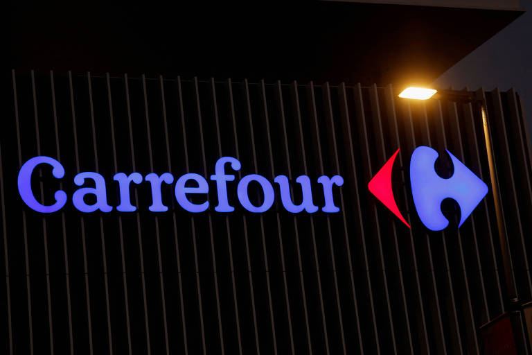 Carrefour abre vaga de emprego para trabalhadores resgatados em colheita de uva no Sul