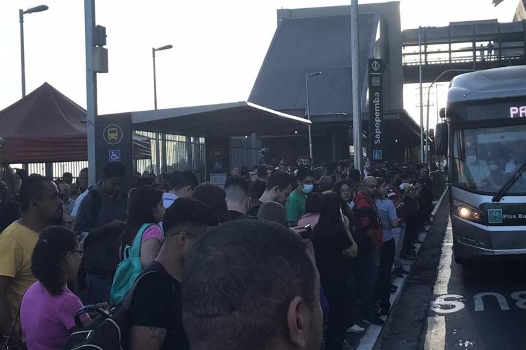 Acidente no monotrilho leva caos no transporte na manhã desta quarta-feira (8), em São Paulo