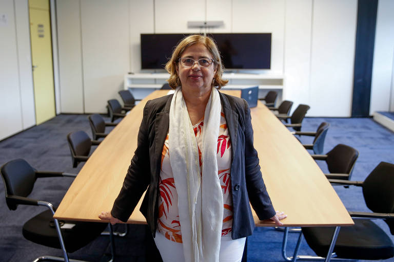 Ministra Cida Gonçalves assume o controle de redes de ministro no Dia da Mulher