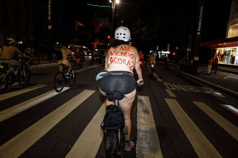 Pedalada Pelada pede respeito a ciclistas em São Paulo