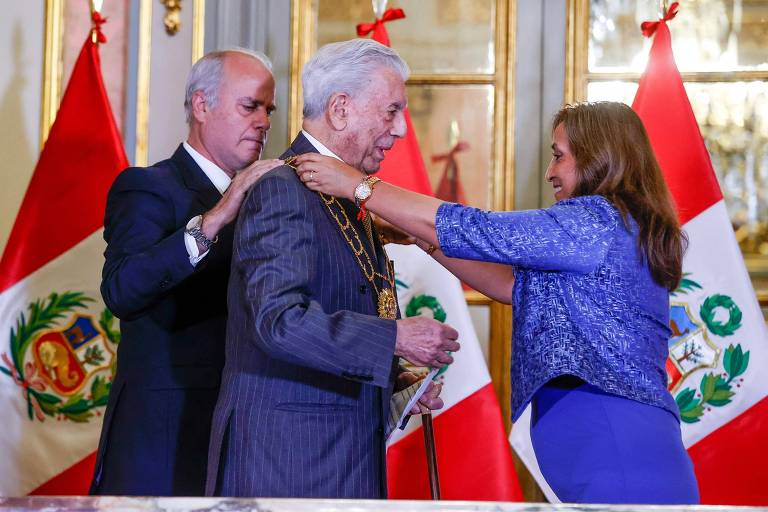Vargas Llosa critica governos que questionam legitimidade de Dina no Peru