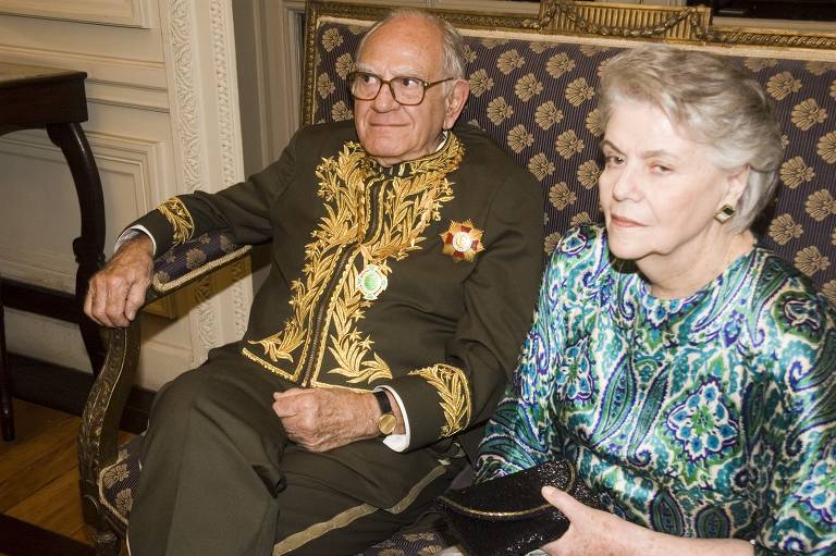 Helio Jaguaribe e sua esposa, Maria Lucia, durante a pose de Celso Lafer na Academia Brasileira de Letras, no Rio de Janeiro