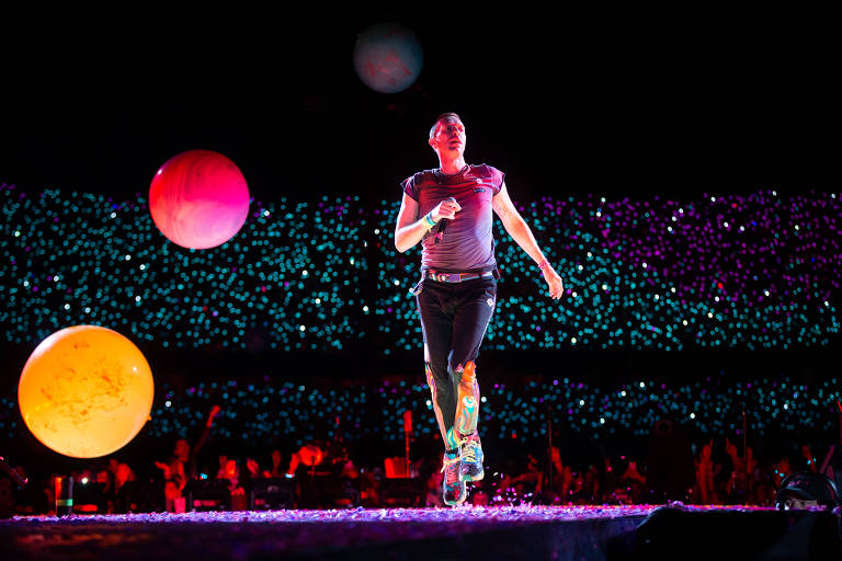 Chris Martin, vocalista do Coldplay, durante abertura de maratona de shows em São Paulo 