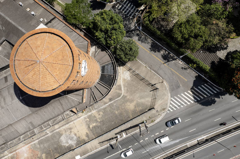 Antiga sede da Mesbla Veículos, na avenida do Estado, na região central de São Paulo