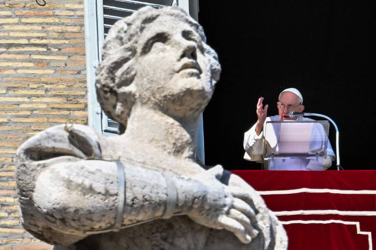 O papa Francisco durante oração do Angelus, no Vaticano