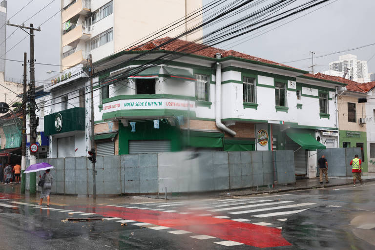 Restaurante L'osteria Palestra e a loja da Mancha Alvi Verde, principal organizada do Palmeiras, também foram cercadas antes do jogo do São Paulo
