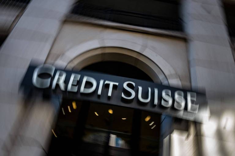 Dois grandes bancos na Europa buscam garantias com temor de contágio, diz agência