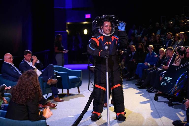 Nasa revela trajes de astrononautas da missão Artemis 3