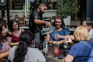 Restaurante The Fire participa de ação para anunciar início das atividades da Sabesp em Guarulhos