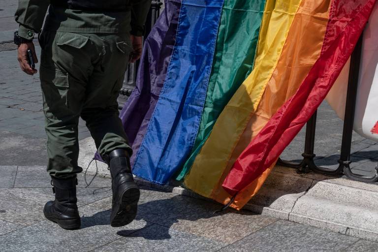 Supremo da Venezuela anula lei que proibia relações homossexuais no Exército