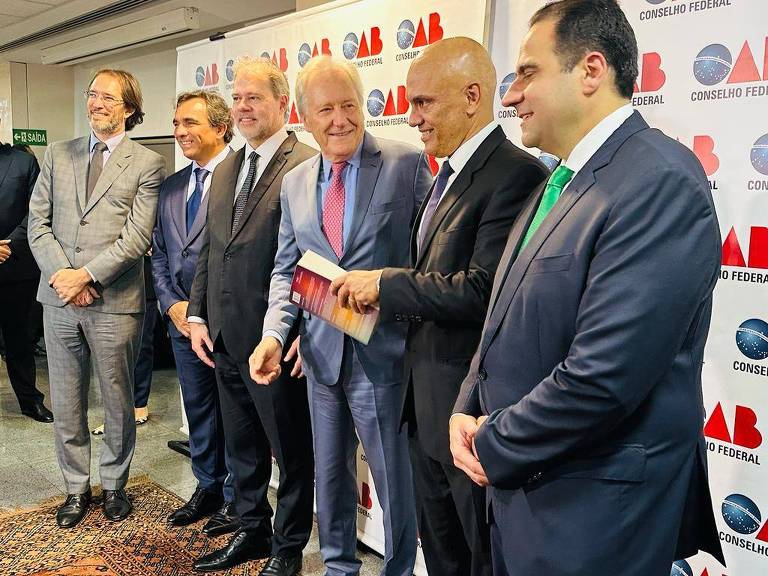 Os advogados Pierpaolo Bottini e Heleno Torres, os ministros do STF Dias Toffoli, Ricardo Lewandowski e Alexandre de Moraes e o presidente da OAB, Beto Simonetti