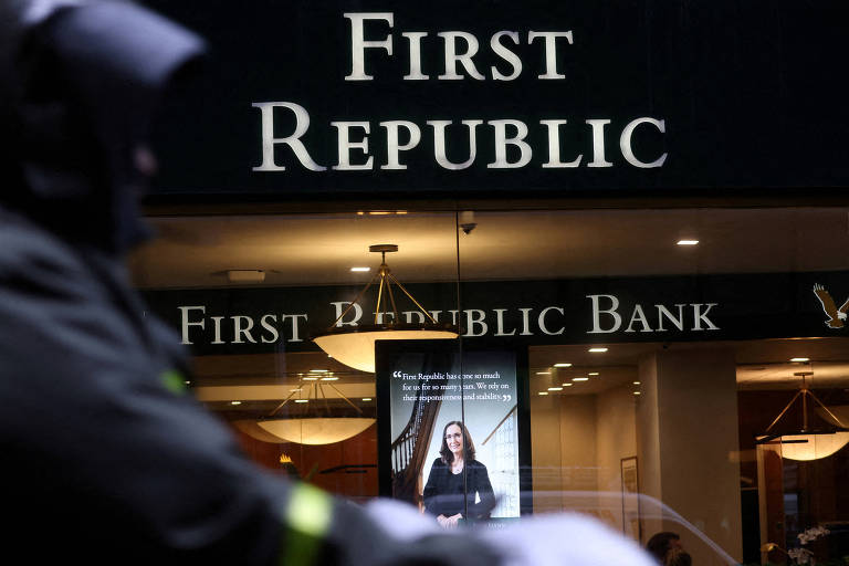 Fachada de agência do First Republic Bank em Manhattan, nos EUA