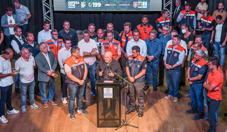 Tarcísio já afirmou tratar Lula como sócio, e esteve ao lado do petista em momentos importantes, como nos desastres ocorridos pela chuva no litoral norte de São Paulo