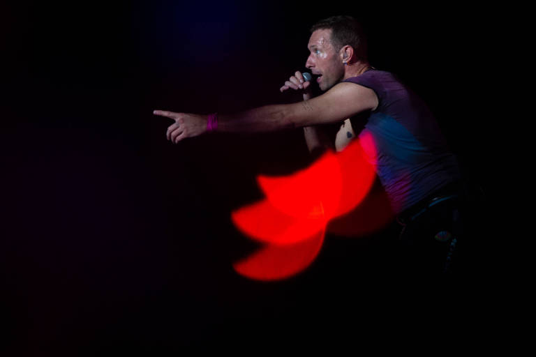 Coldplay grava música inédita em São Paulo com coro de público de show